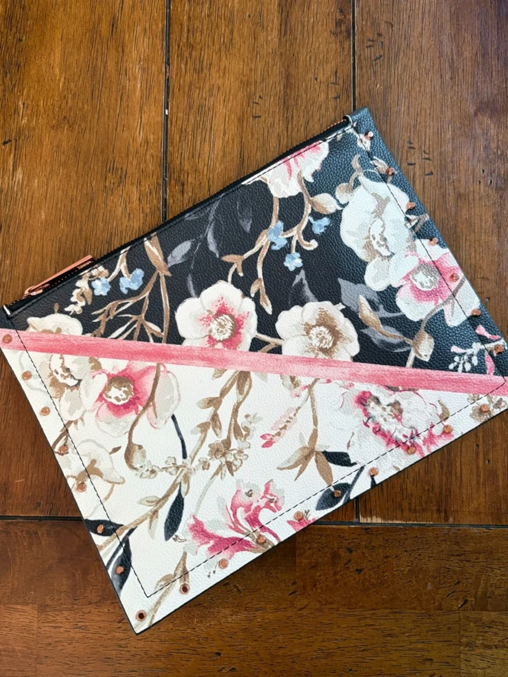 White House Black Market Floral Zip Pouch Clutch in Black, Cream & Pink - Picture 1 of 6